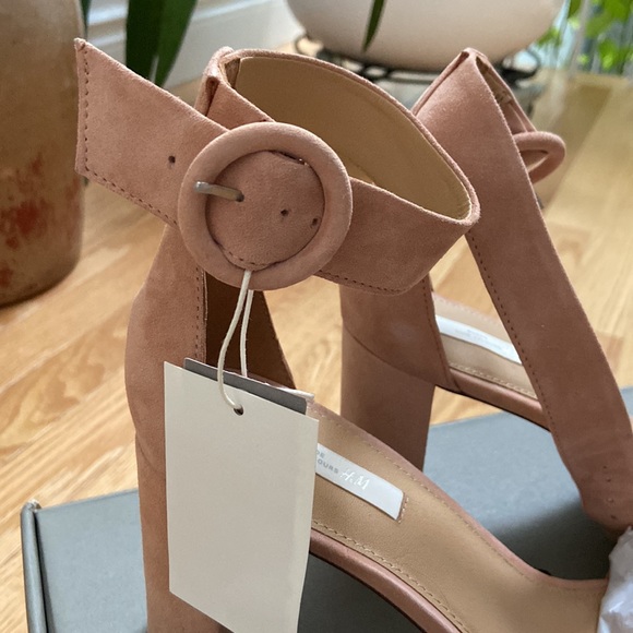 NWT H&M Premium Genuine Leather Suede Block Heel Sandals - Picture 2 of 8
